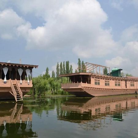 מלון Srīnagar Wangnoo Heritage Houseboats מראה חיצוני תמונה