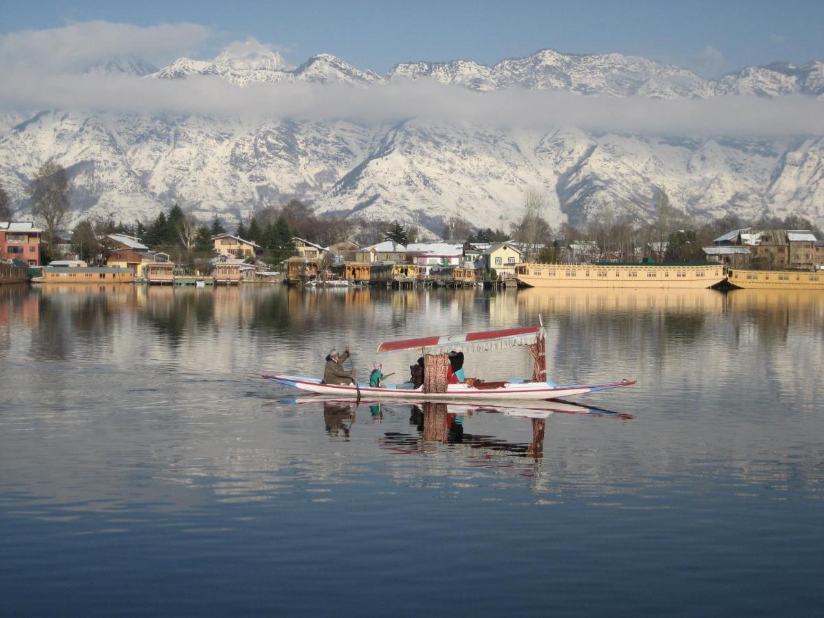 מלון Srīnagar Wangnoo Heritage Houseboats מראה חיצוני תמונה