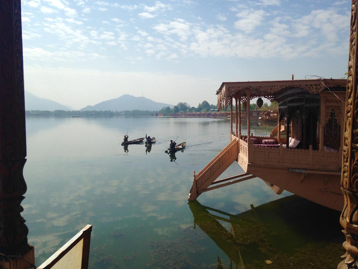 מלון Srīnagar Wangnoo Heritage Houseboats מראה חיצוני תמונה